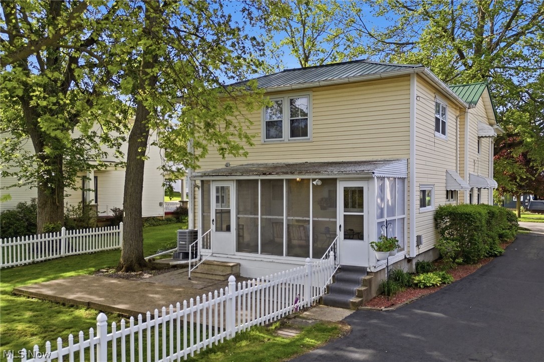 127 E Main Street New London OH 44851