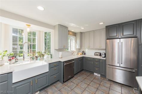 21581 Kenwood Avenue Rocky River OH 44116