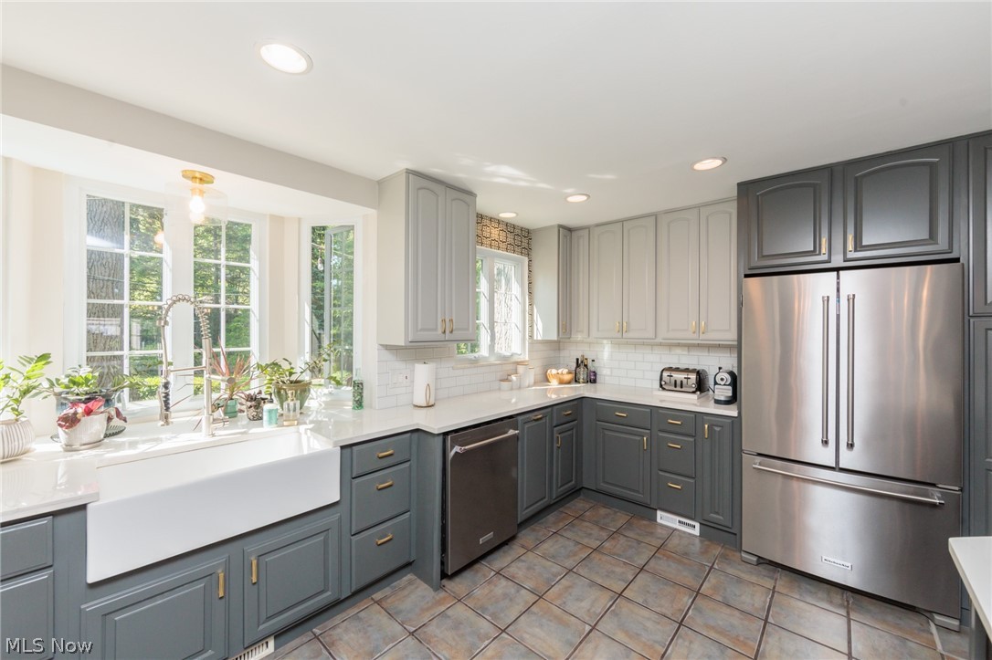 21581 Kenwood Avenue Rocky River OH 44116