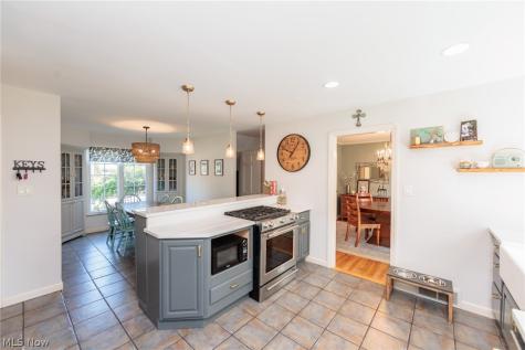 21581 Kenwood Avenue Rocky River OH 44116