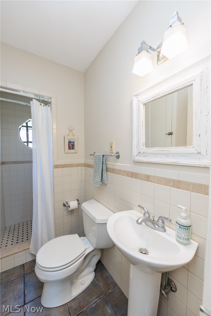 21581 Kenwood Avenue Rocky River OH 44116