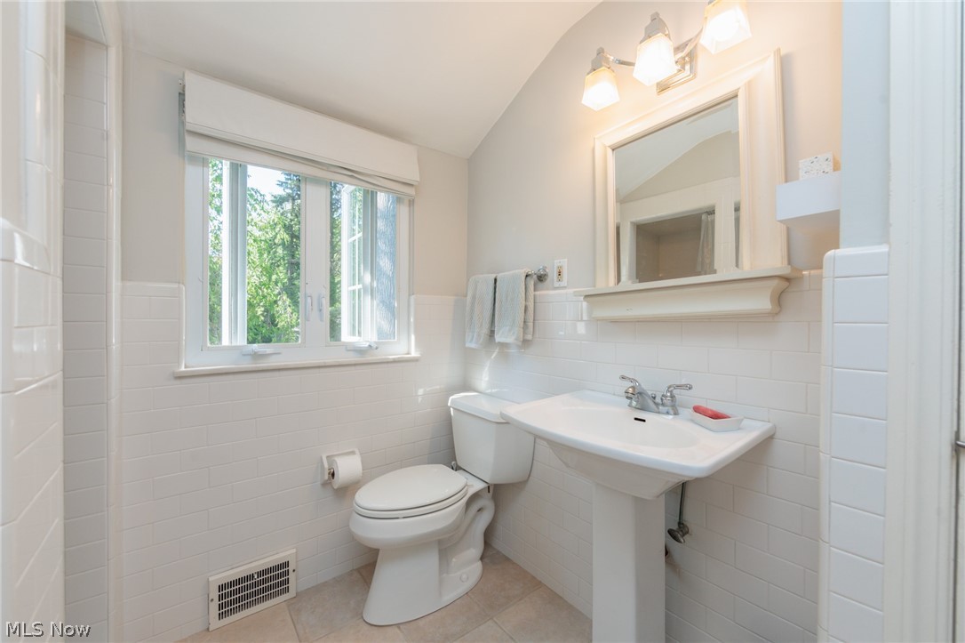 21581 Kenwood Avenue Rocky River OH 44116