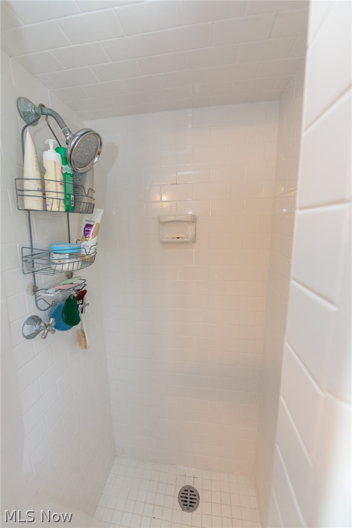 21581 Kenwood Avenue Rocky River OH 44116