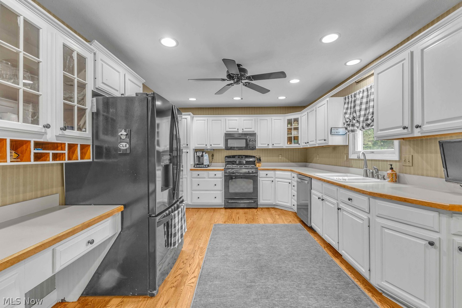 602 Elmwood Road Bay Village OH 44140