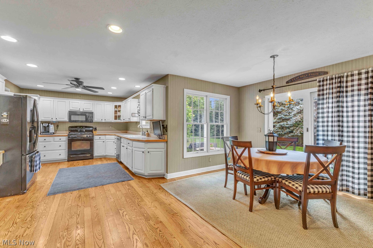 602 Elmwood Road Bay Village OH 44140