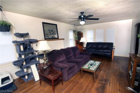 345 Roslyn Avenue NW Canton OH 44708