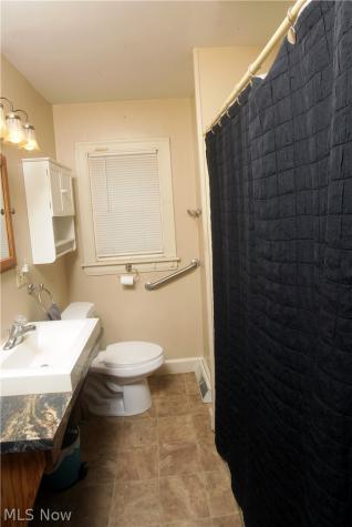 345 Roslyn Avenue NW Canton OH 44708