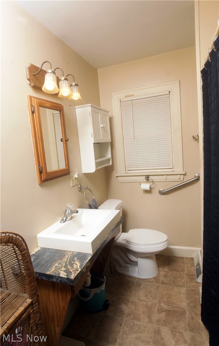 345 Roslyn Avenue NW Canton OH 44708