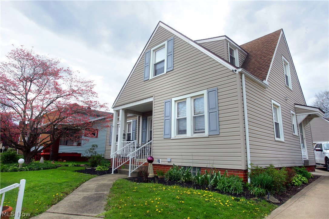 345 Roslyn Avenue NW Canton OH 44708