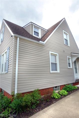 345 Roslyn Avenue NW Canton OH 44708