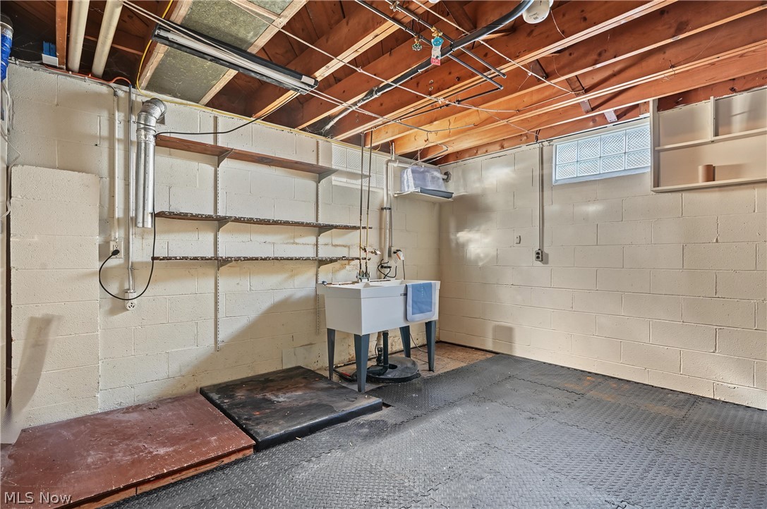526 Meadow Lane Cuyahoga Falls OH 44221