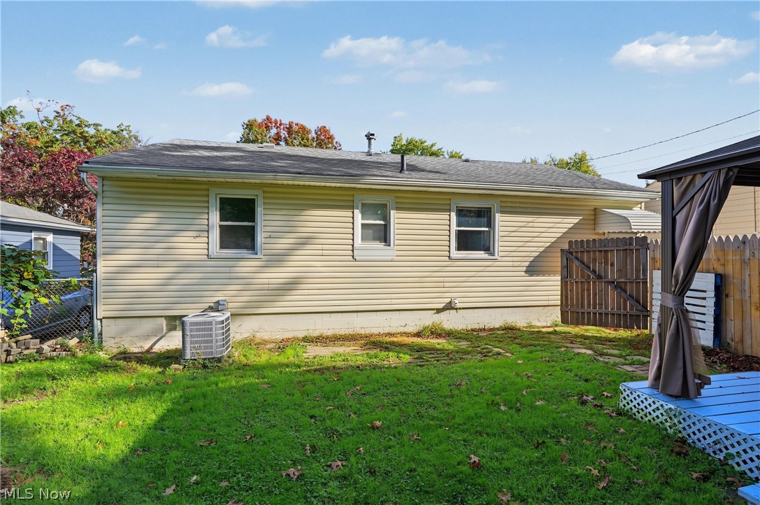 526 Meadow Lane Cuyahoga Falls OH 44221