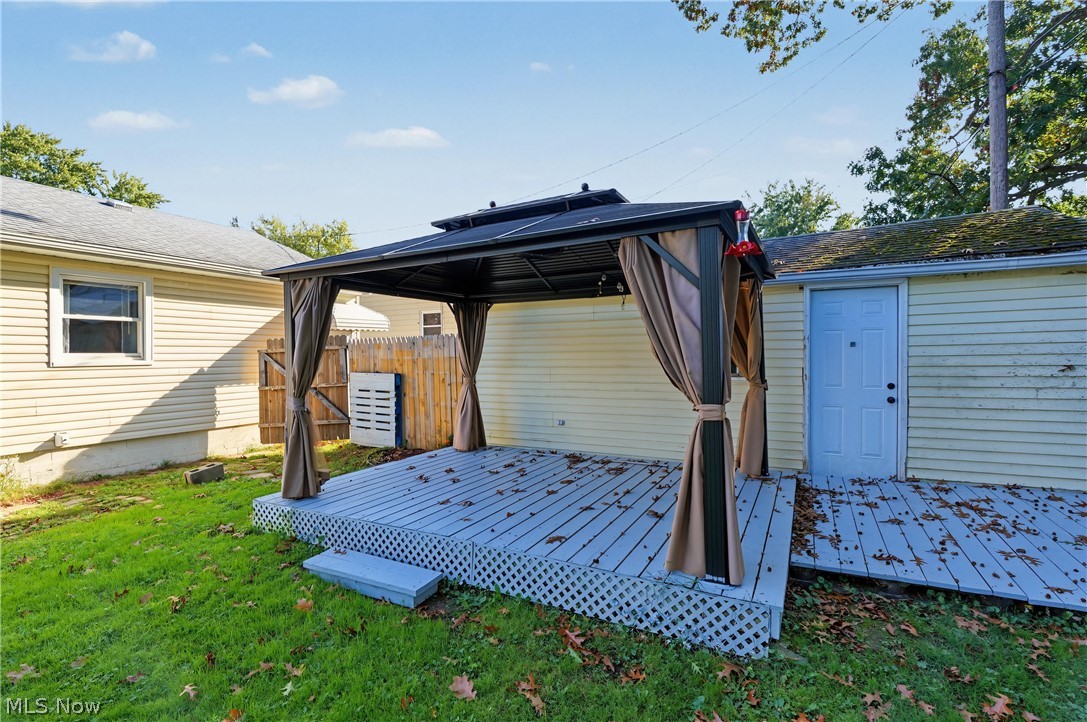 526 Meadow Lane Cuyahoga Falls OH 44221