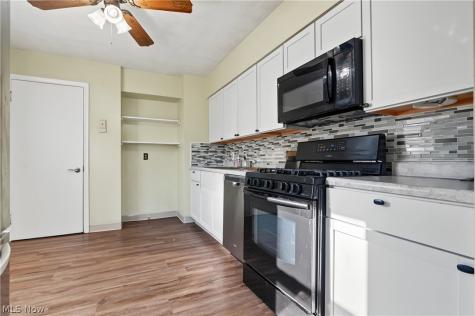 526 Meadow Lane Cuyahoga Falls OH 44221