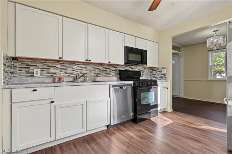 526 Meadow Lane Cuyahoga Falls OH 44221