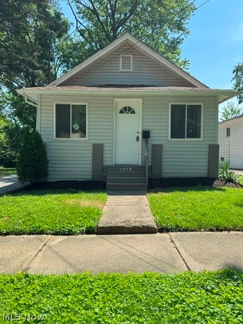 1079 Peerless Avenue Akron OH 44320