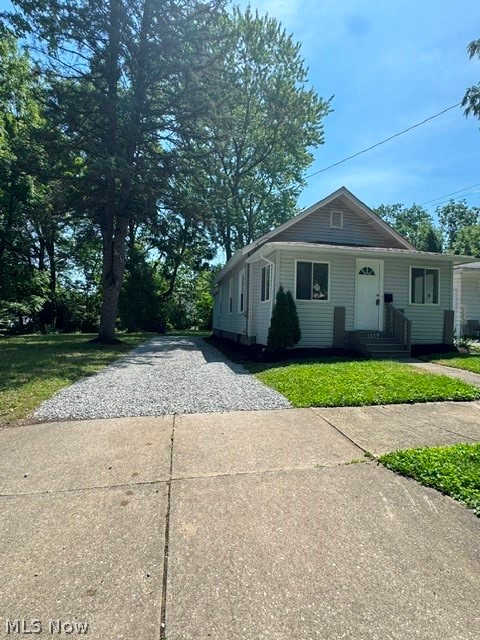 1079 Peerless Avenue Akron OH 44320