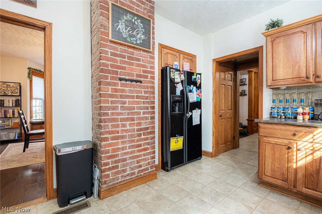 705 Cambridge Road Coshocton OH 43812