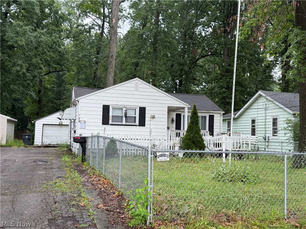 1774 Norwood Street NW Warren OH 44485