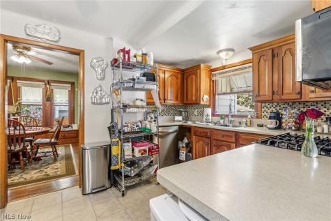 915 Clarendon Avenue NW Canton OH 44708