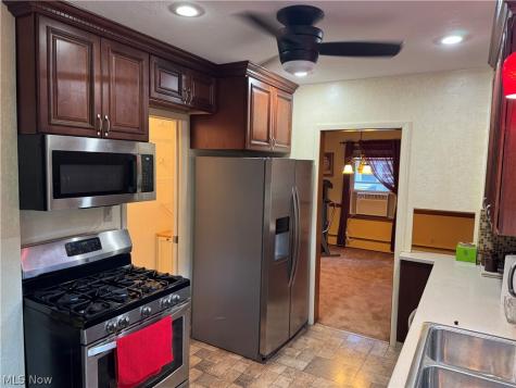 410 Louisiana Avenue Elyria OH 44035