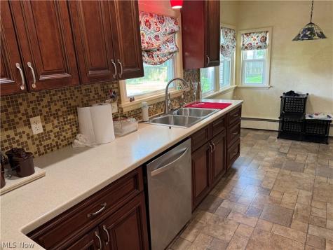410 Louisiana Avenue Elyria OH 44035