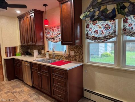 410 Louisiana Avenue Elyria OH 44035
