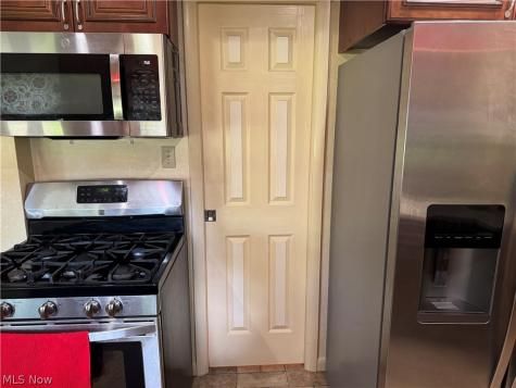 410 Louisiana Avenue Elyria OH 44035