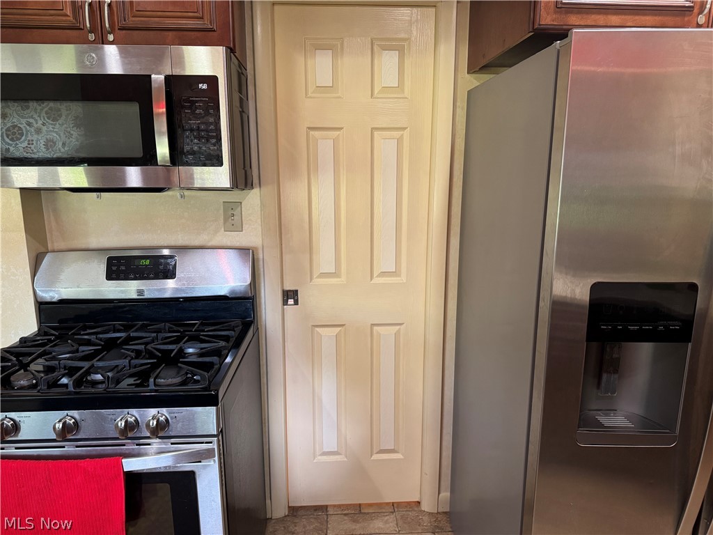 410 Louisiana Avenue Elyria OH 44035