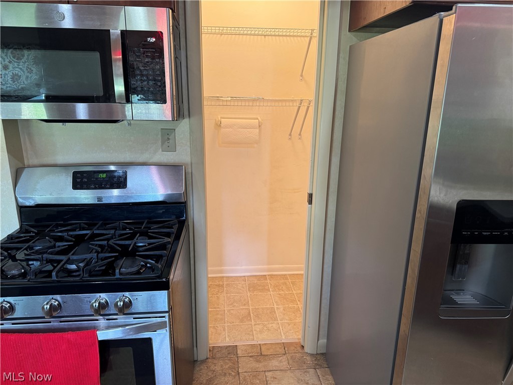 410 Louisiana Avenue Elyria OH 44035