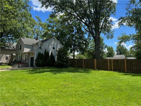 410 Louisiana Avenue Elyria OH 44035
