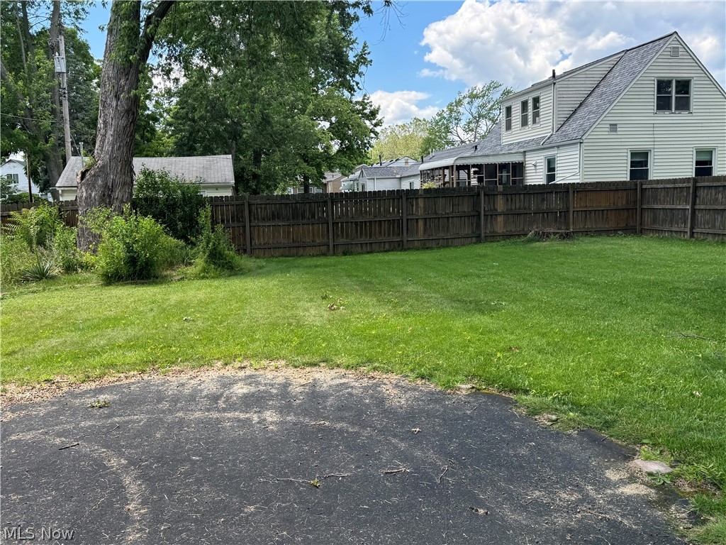 410 Louisiana Avenue Elyria OH 44035