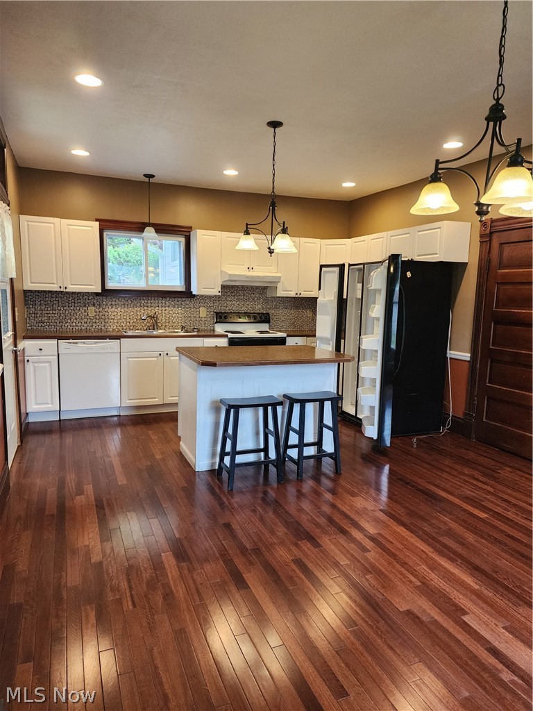 208 W Main Street Bowerston OH 44695