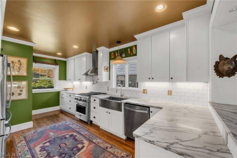1486 Lewis Drive Lakewood OH 44107