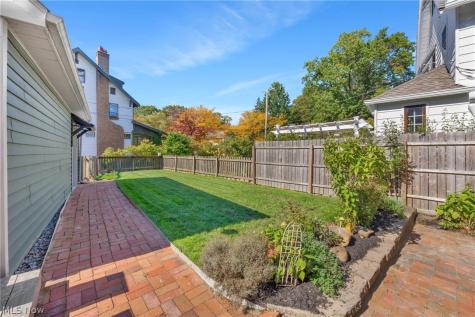 1486 Lewis Drive Lakewood OH 44107