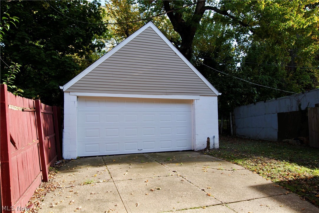 15208 Elderwood Avenue East Cleveland OH 44112