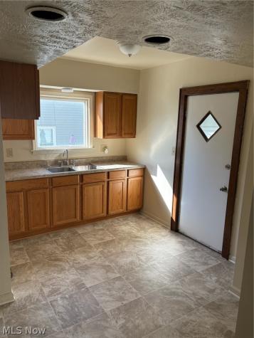 741 Iona Avenue Akron OH 44314