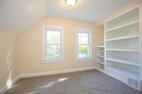 2135 W 103rd Street Cleveland OH 44102