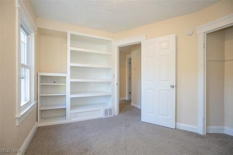 2135 W 103rd Street Cleveland OH 44102
