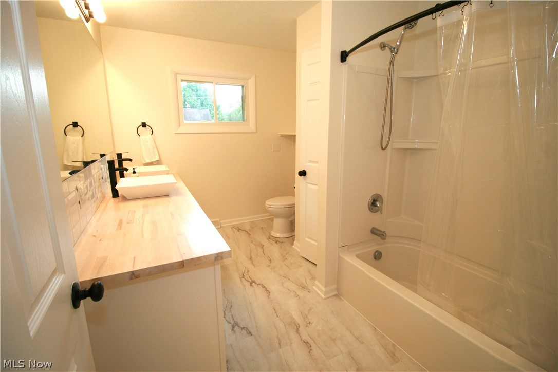 1971 Dennis Drive Green OH 44312
