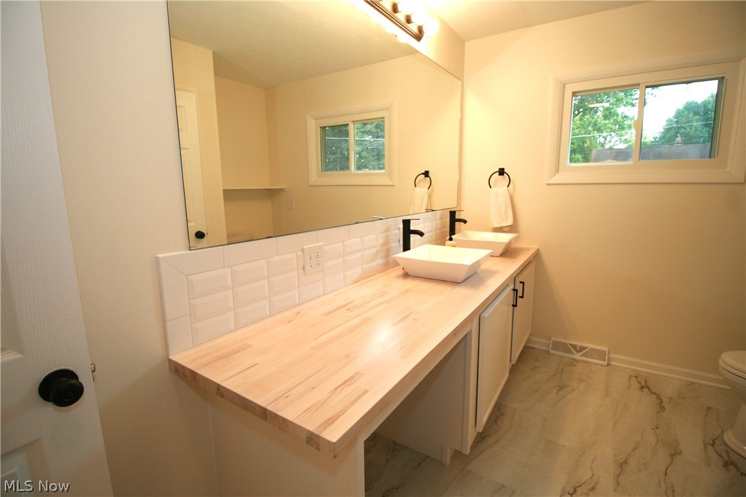 1971 Dennis Drive Green OH 44312