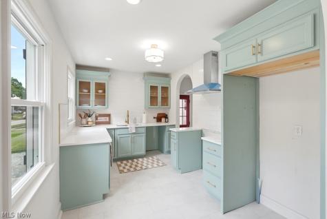 2246 Herbruck Avenue Cuyahoga Falls OH 44223