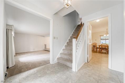 9474 Stoney Creek Lane Parma Heights OH 44130