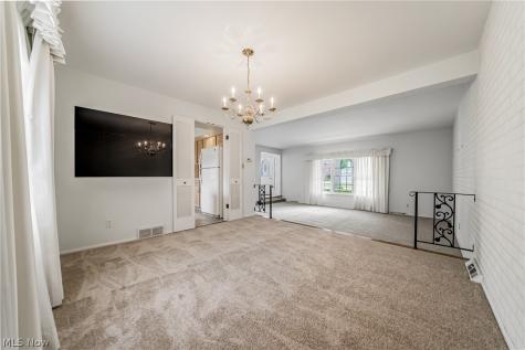 9474 Stoney Creek Lane Parma Heights OH 44130
