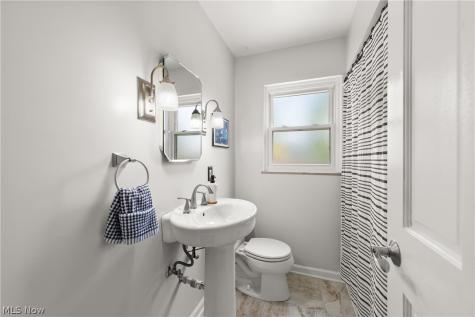 3425 W 159th Street Cleveland OH 44111