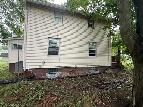 1033 Fairfield Road Alliance OH 44601