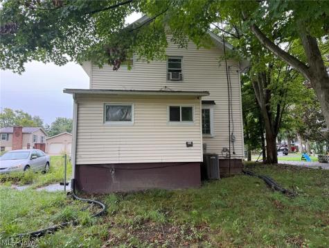 1033 Fairfield Road Alliance OH 44601