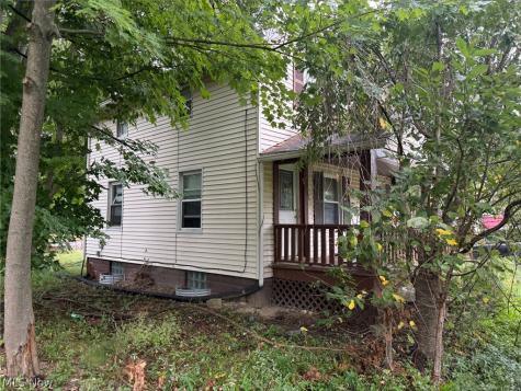 1033 Fairfield Road Alliance OH 44601