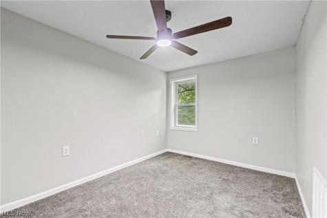5519 N Freedom Street Ravenna OH 44266
