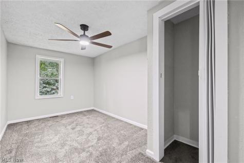 5519 N Freedom Street Ravenna OH 44266